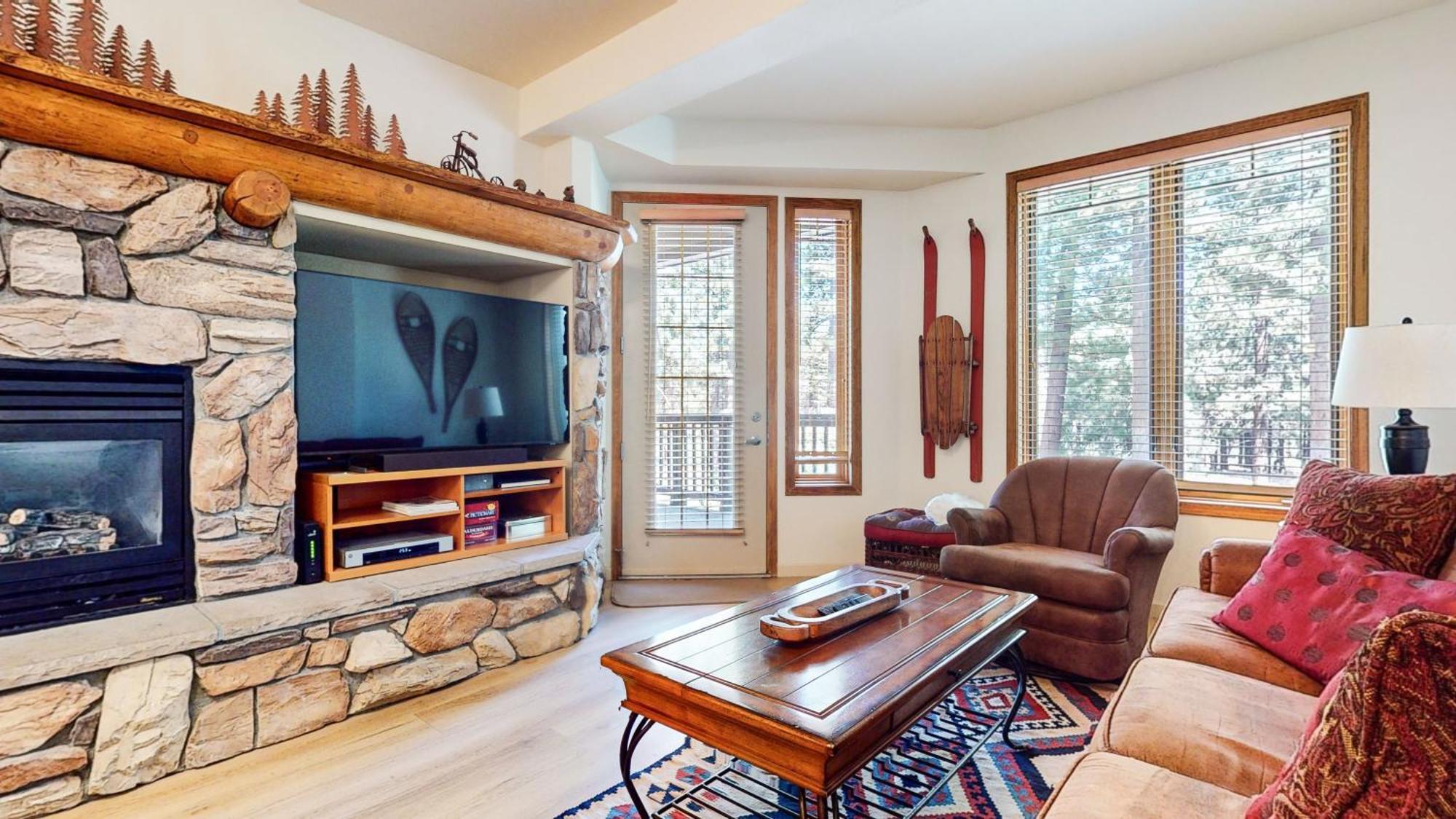 Mammoth Green 118 Located On Sierra Star Golf Course, Private Patio, Summer Pool Condo Mammoth Lakes Esterno foto